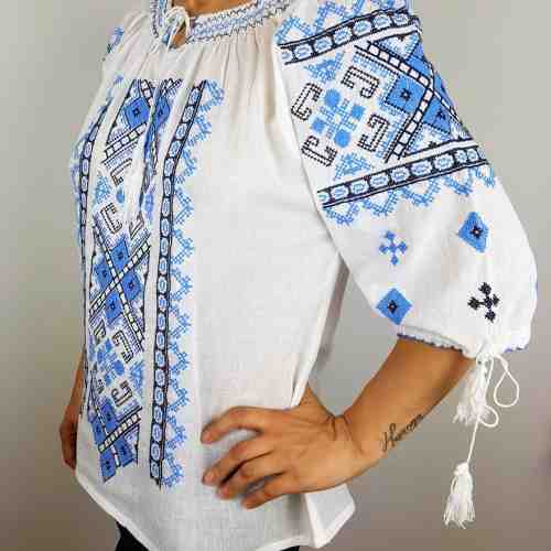 Ie Traditionala Monica