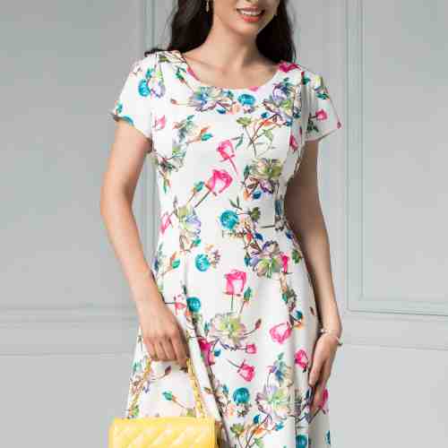 Rochie Elia alba de zi cu flori roze si bleu