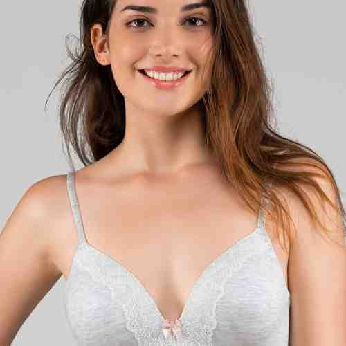 Sutien Molly intarit, nu detine balene