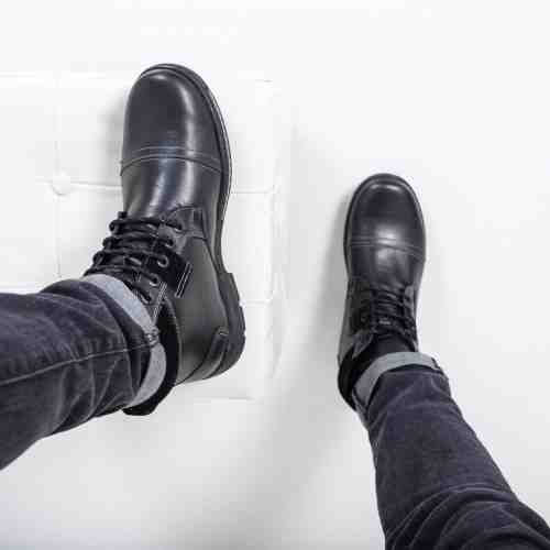 Ghete Piele Gigely negre imblanite