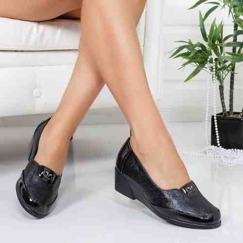 Pantofi Lumiva negri cu platforma