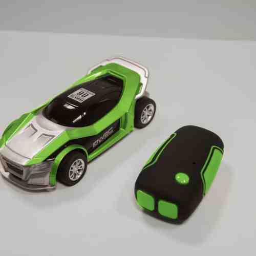 Kit masina controlabila prin miscarea mainii