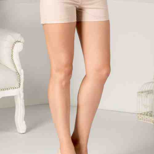 Pantaloni scurti crem cu dunga