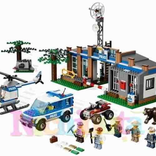 Forest Police Station din seria LEGO