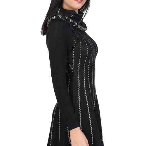 Rochie neagra tricotata cu imprimeu geometric P235