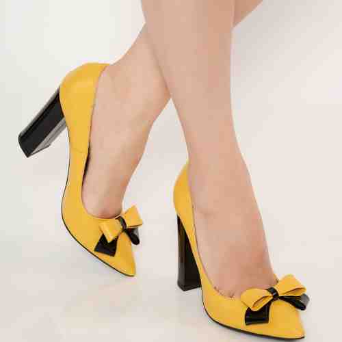 Pantofi galbeni office din piele naturala cu toc gros cu varful usor ascutit accesorizat cu o fundita