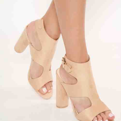 Sandale crem elegante cu toc inalt gros din piele ecologica