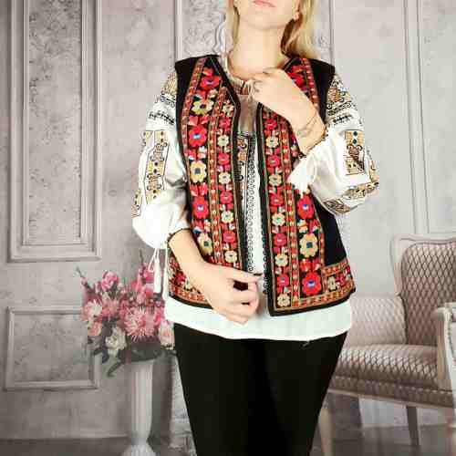 Vesta brodata cu model Traditional Valentina - S